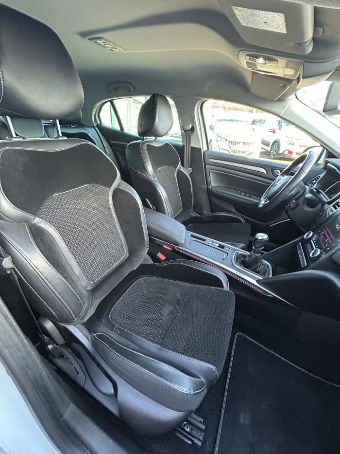 Renault RENAULT MEGANE 1.2 TCE 130CH ENERGY S/S INTENS - Image 17
