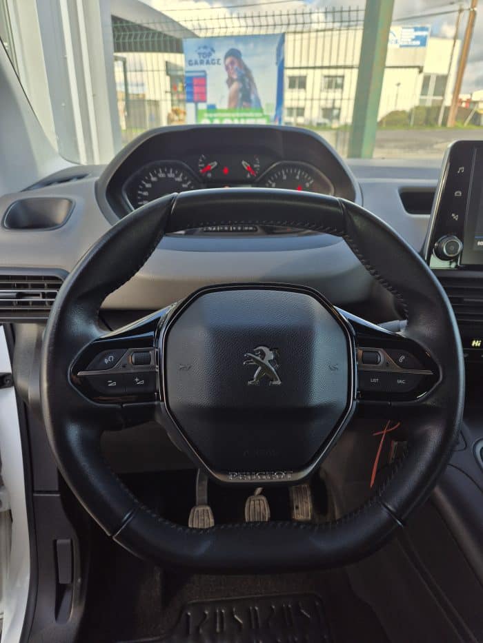 Peugeot RIFTER 1.5 BlueHDi 100ch FAP STYLE - Image 15