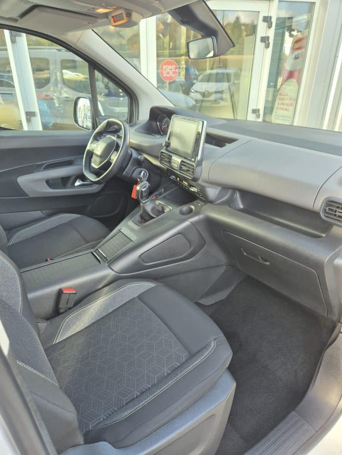 Peugeot RIFTER 1.5 BlueHDi 100ch FAP STYLE - Image 16