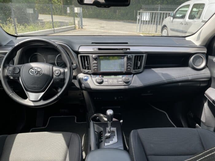 Toyota RAV4 Phase 2 197ch Hybride Dynmaic Boite auto - Image 12